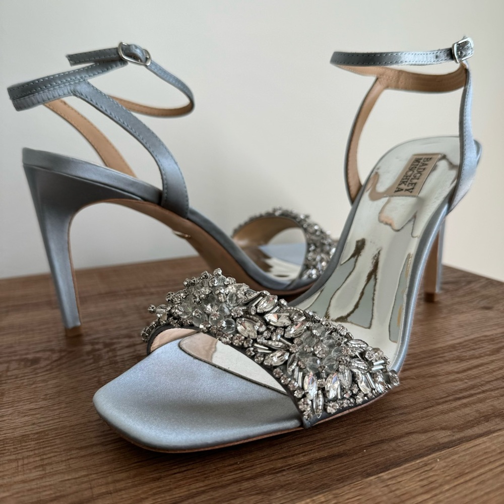 Badgley Mischka - Women’s Rider Stiletto Heel in Whisper Blue size 10